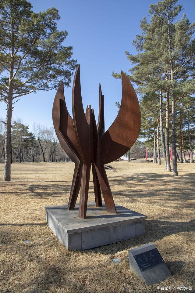 东方华侨农场锈钢板雕塑